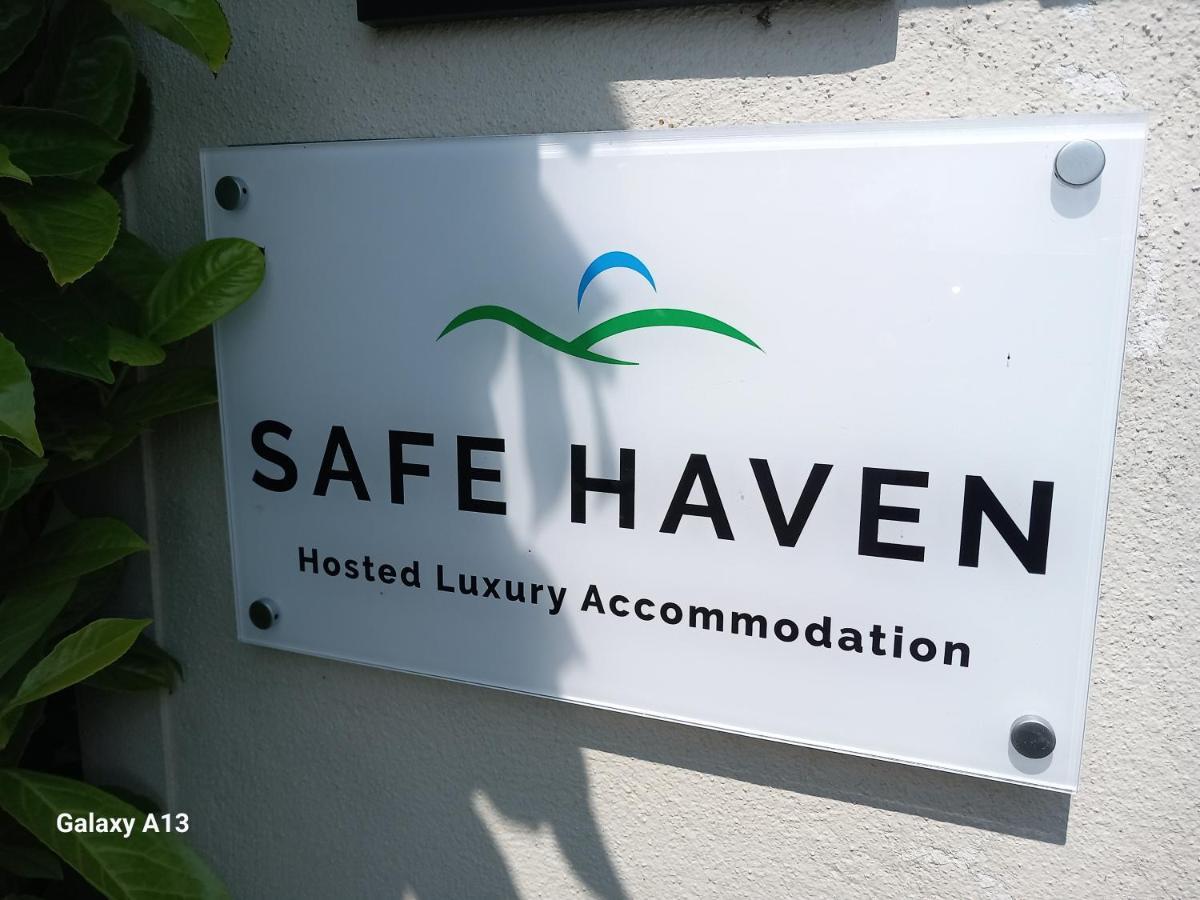 Safe Haven - Luxury Family Accommodation คาร์ลิงฟอร์ด ภายนอก รูปภาพ