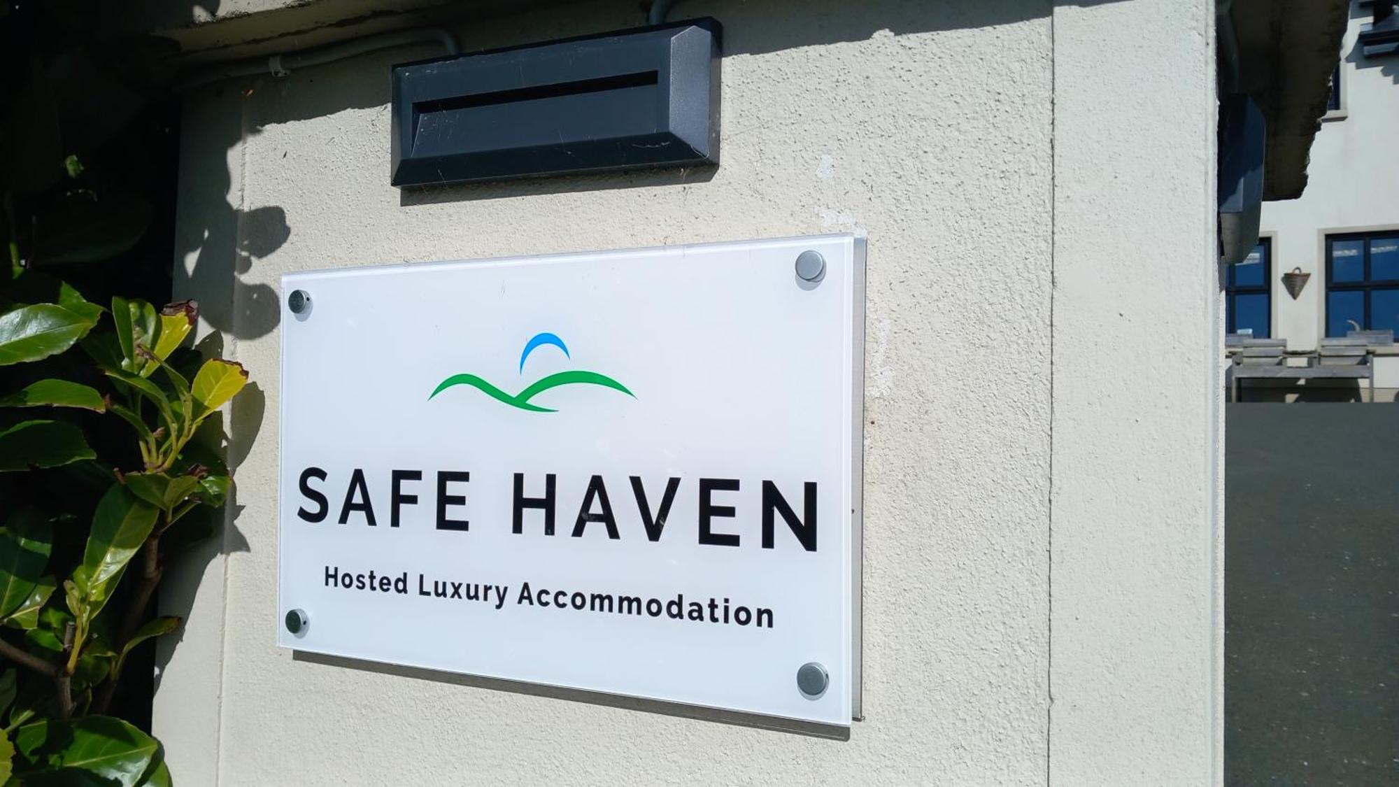 Safe Haven - Luxury Family Accommodation คาร์ลิงฟอร์ด ภายนอก รูปภาพ